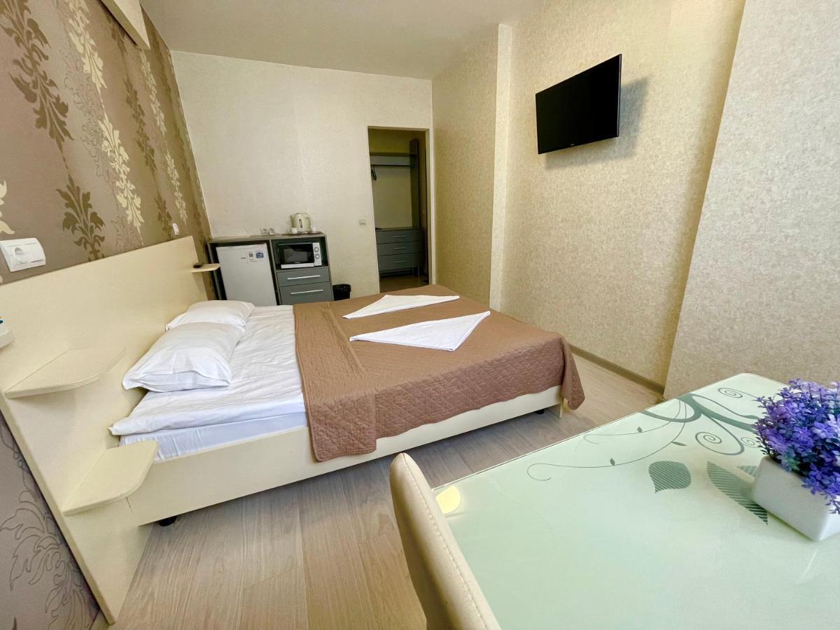 East Residence كييف المظهر الخارجي الصورة